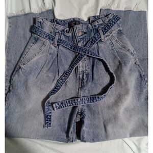 Abercrombie & Fitch High Rise 90's Iconic Mom Jeans, Size 6/28‎